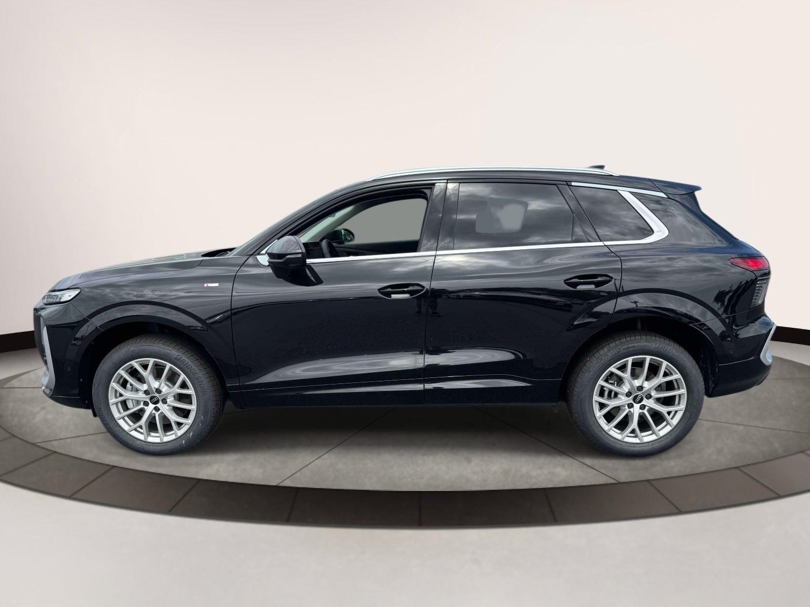 2026 Audi Q3 S line