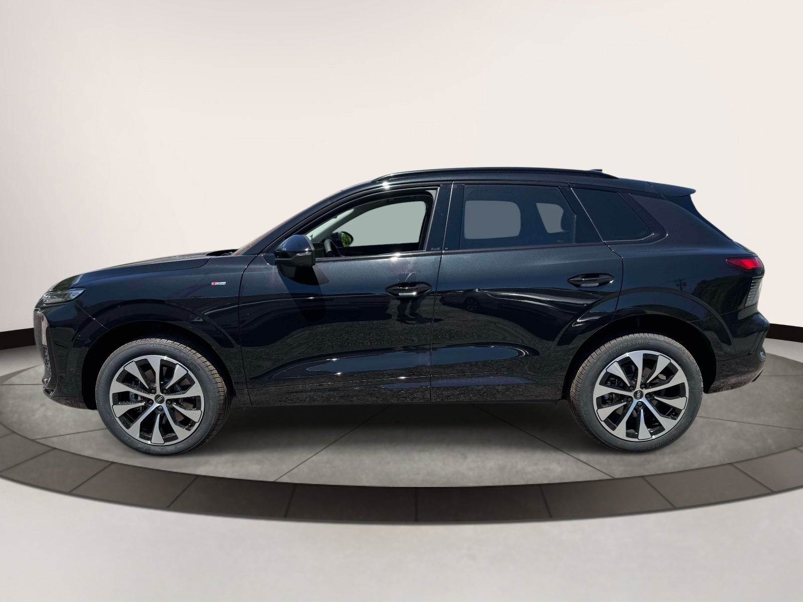 2026 Audi Q3 S line