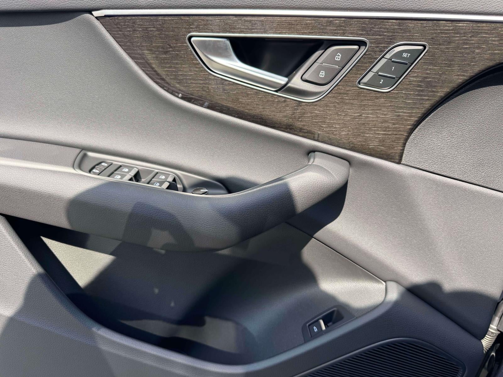 2026 Audi Q7 Premium 45 quattro *Ltd Avail*