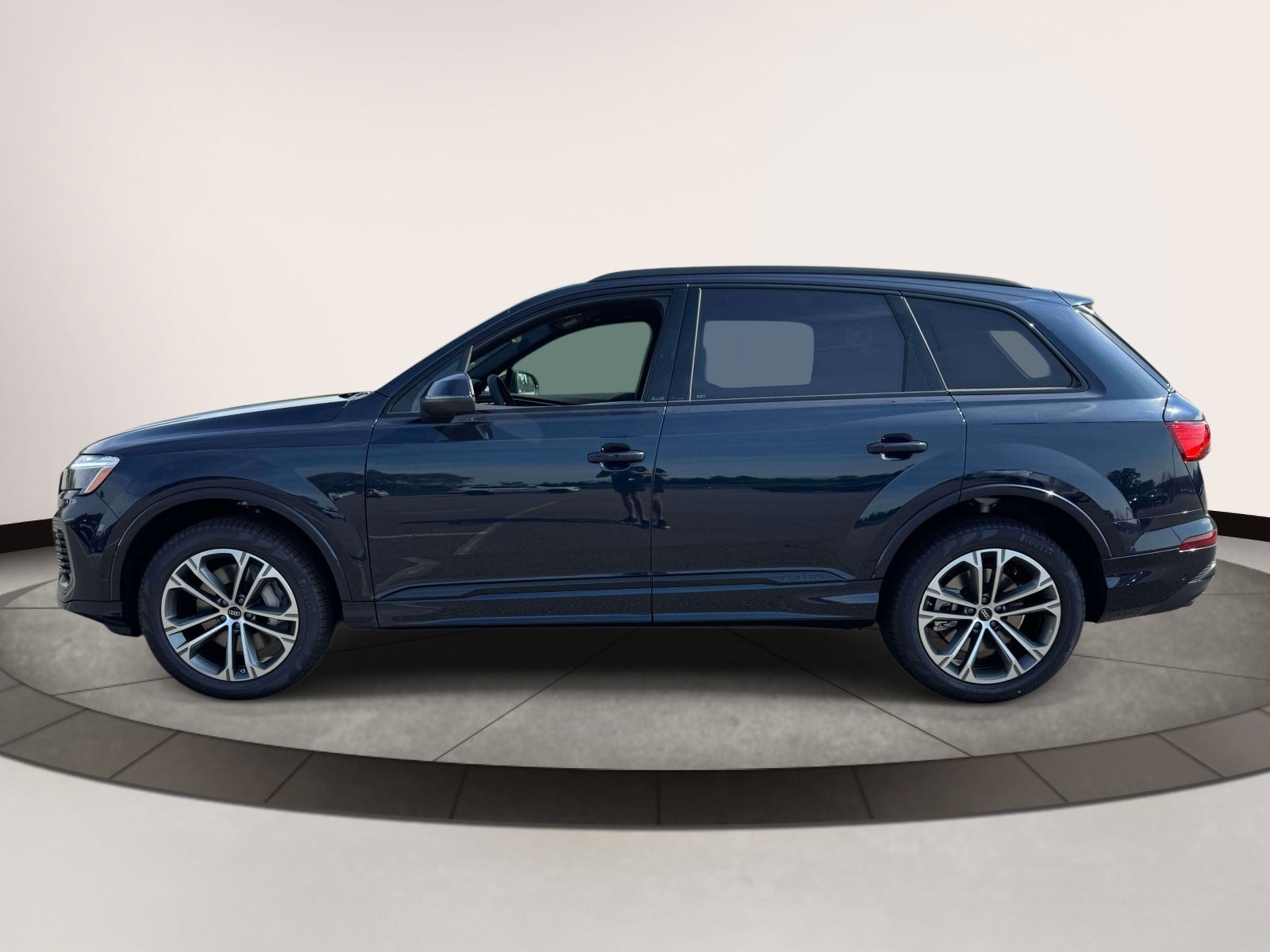 2026 Audi Q7 Premium 45 quattro *Ltd Avail*