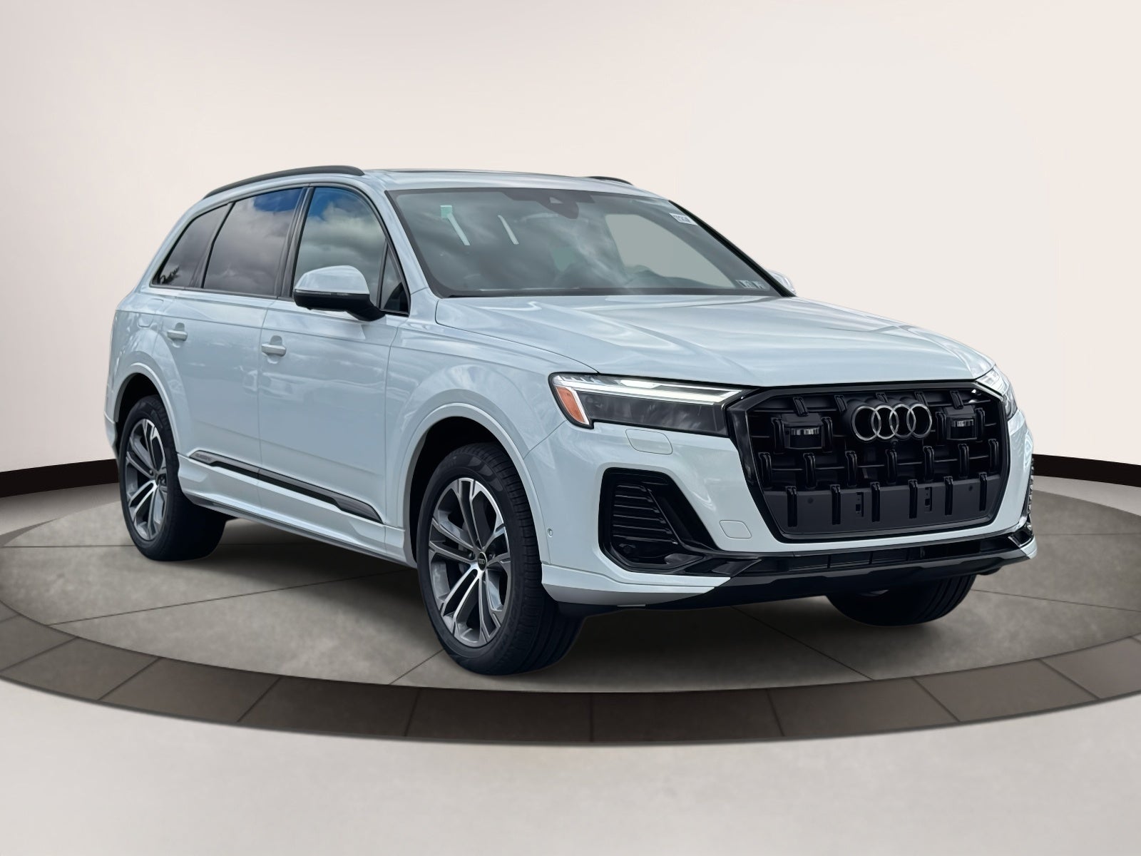 2026 Audi Q7 45 Premium