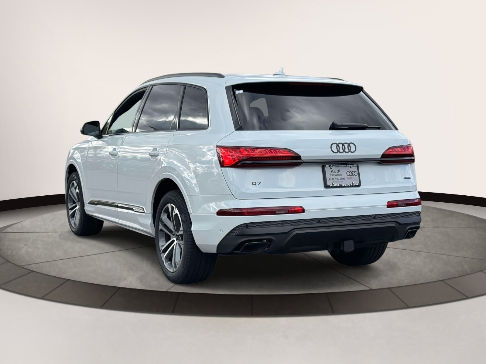2026 Audi Q7 45 Premium