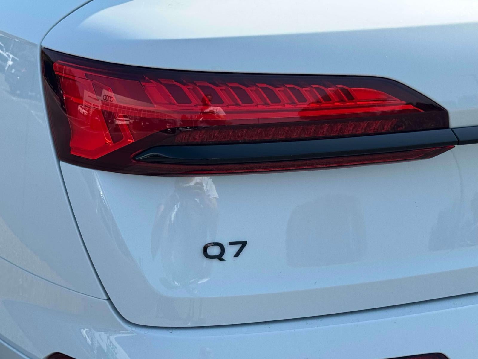 2026 Audi Q7 45 Premium