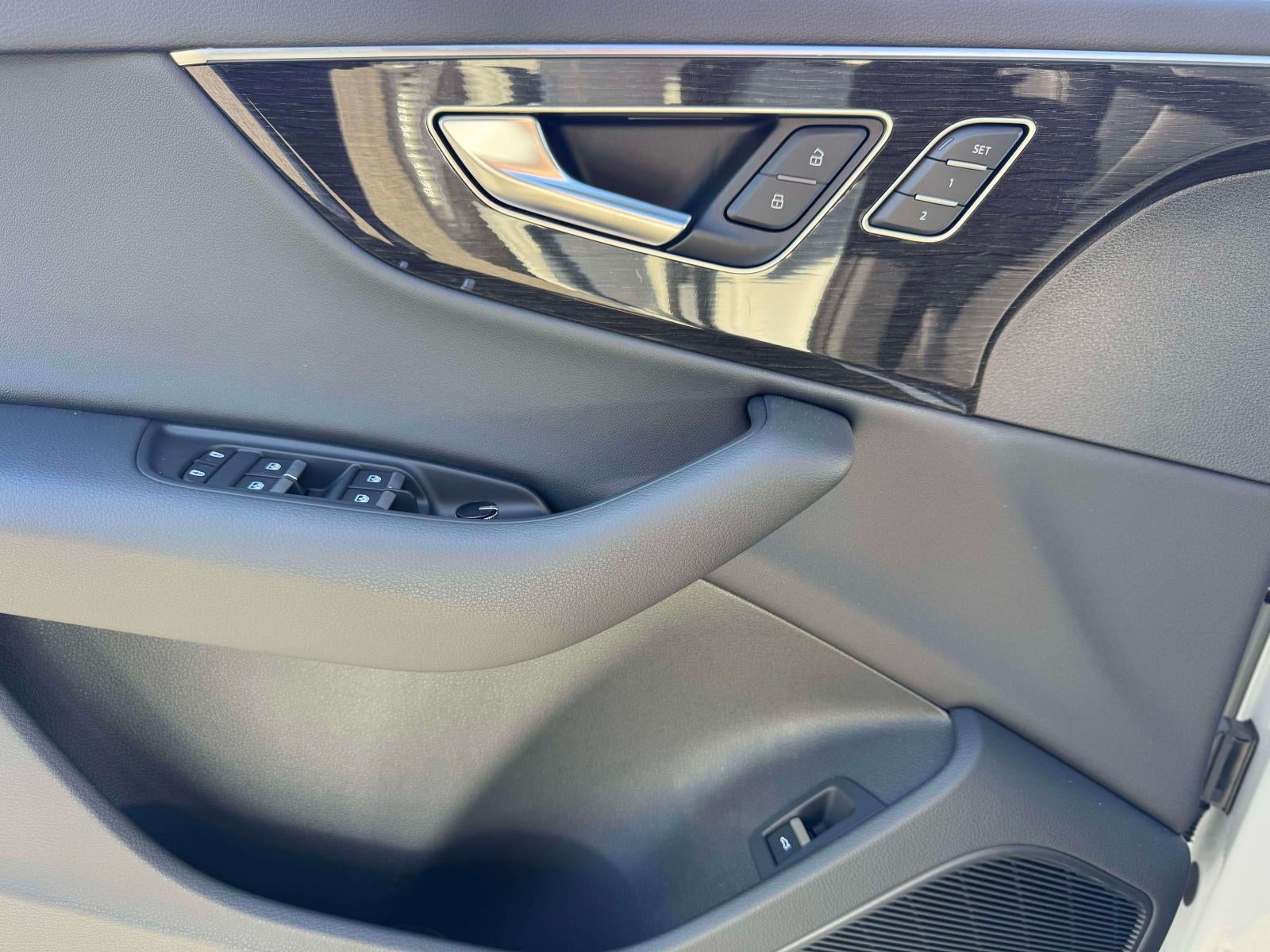 2026 Audi Q7 45 Premium