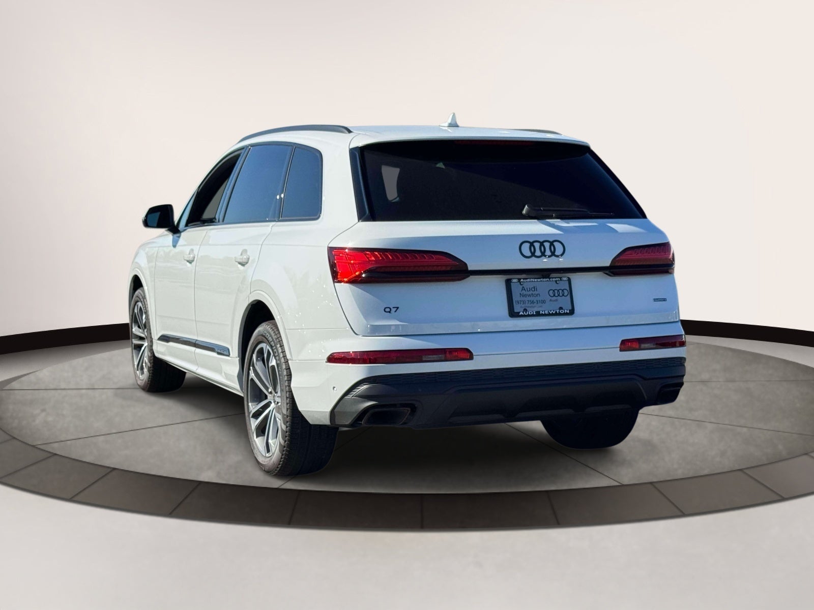 2026 Audi Q7 45 Premium