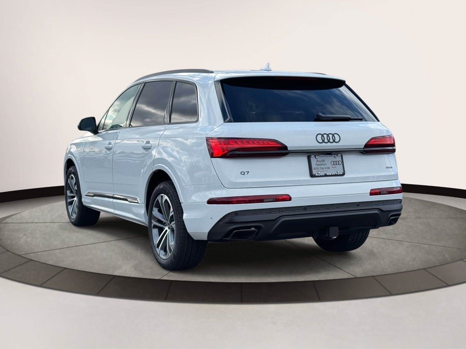 2026 Audi Q7 45 Premium Plus