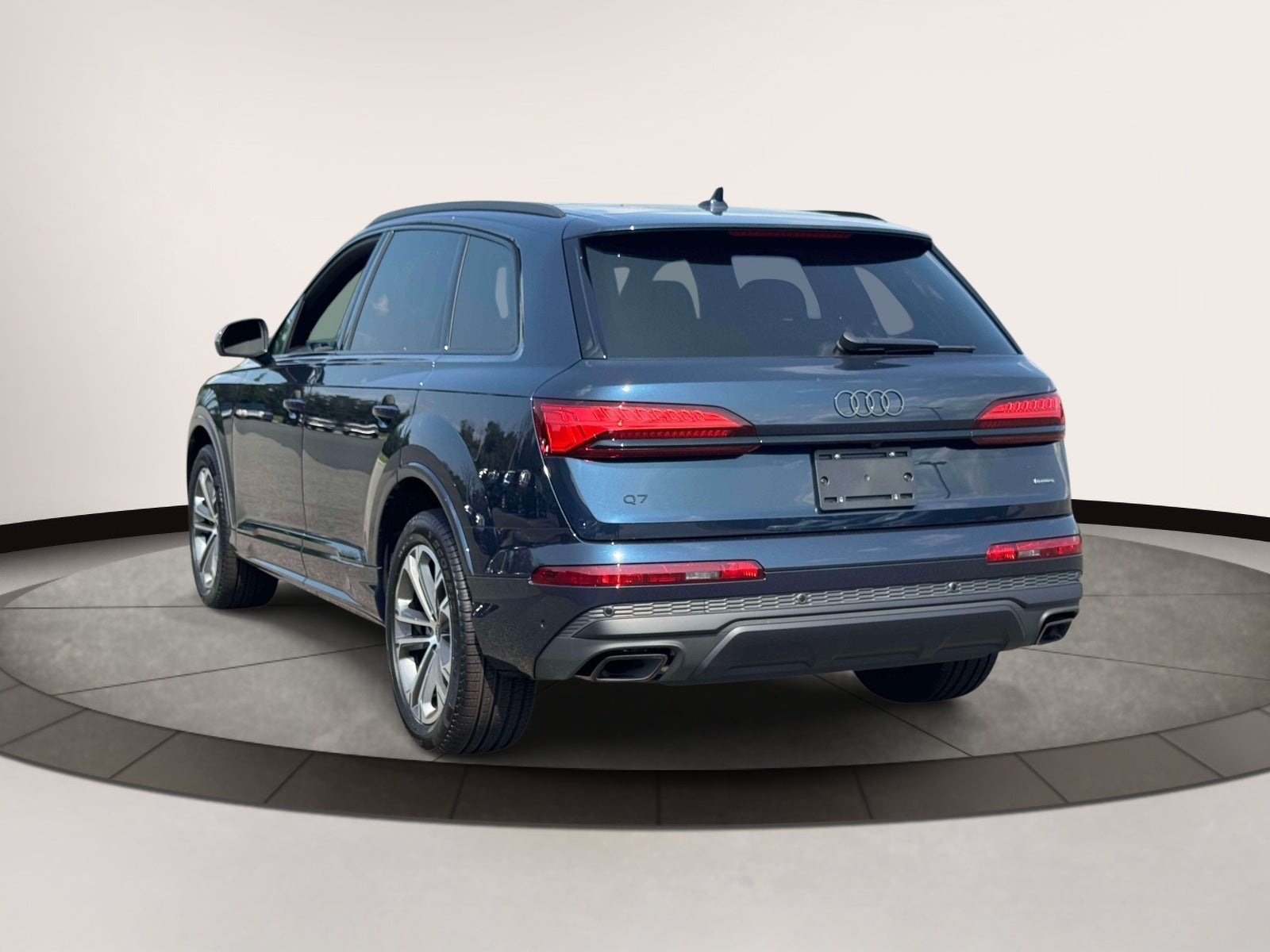 2026 Audi Q7 45 Premium Plus