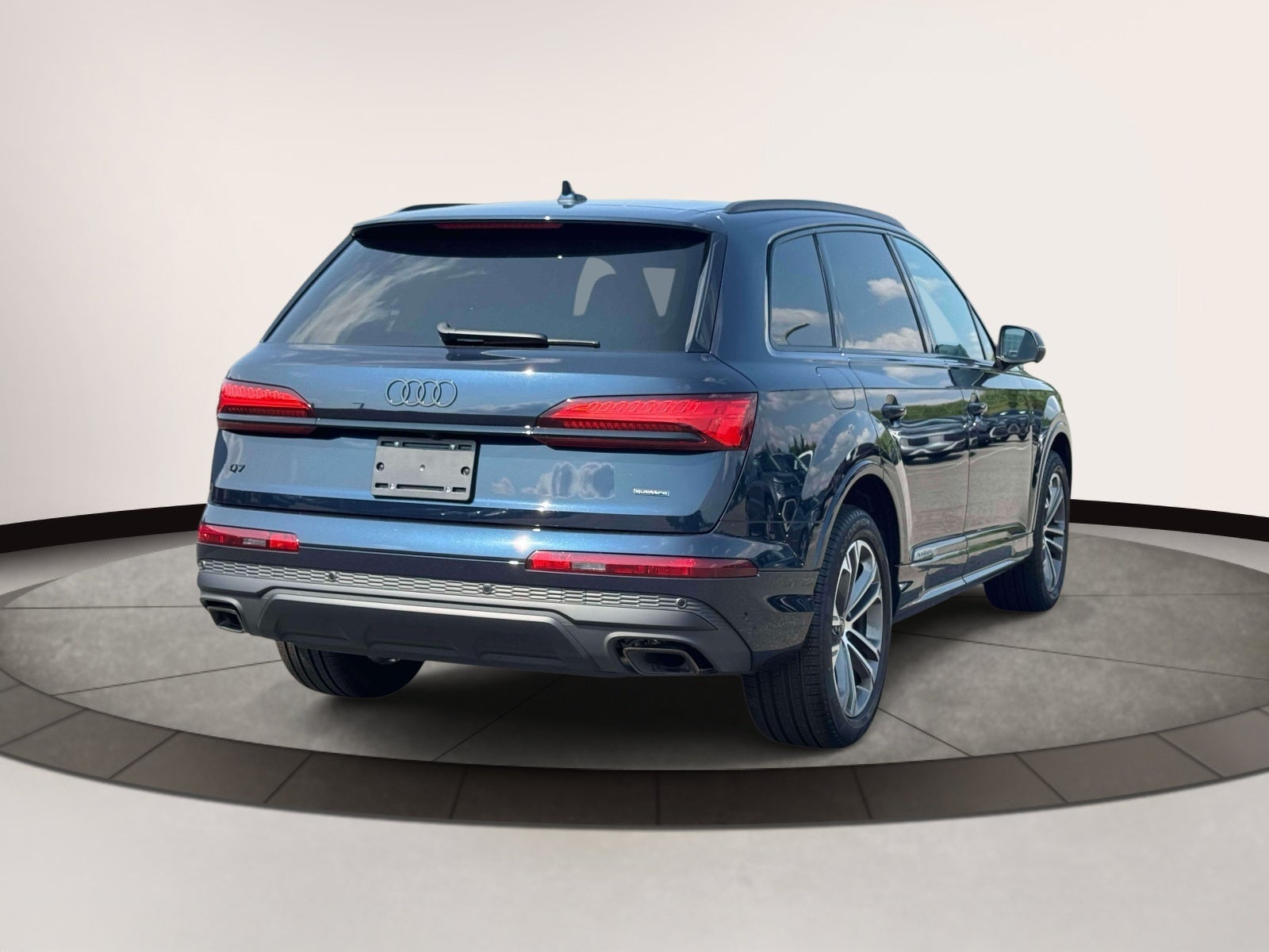 2026 Audi Q7 45 Premium Plus