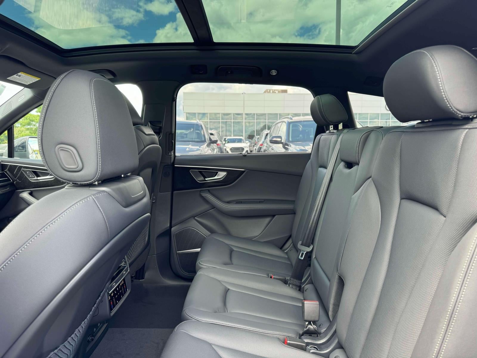 2025 Audi Q7 55 Premium Plus