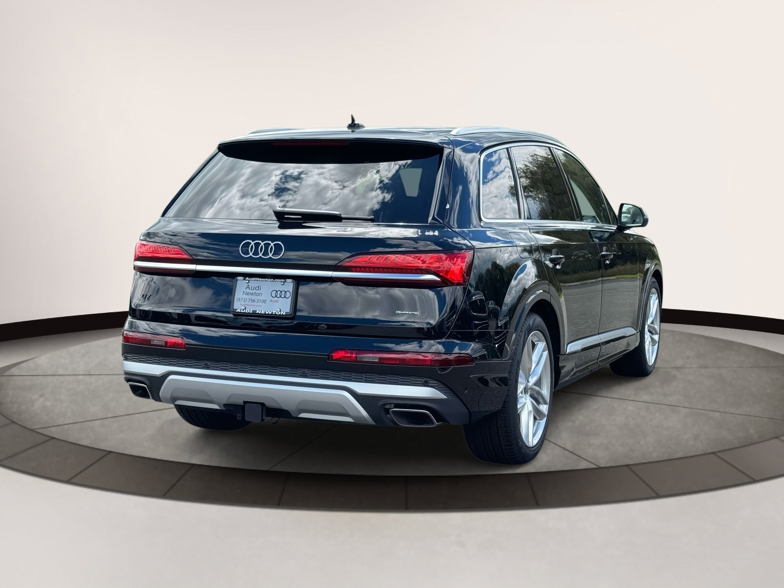 2025 Audi Q7 55 Premium Plus