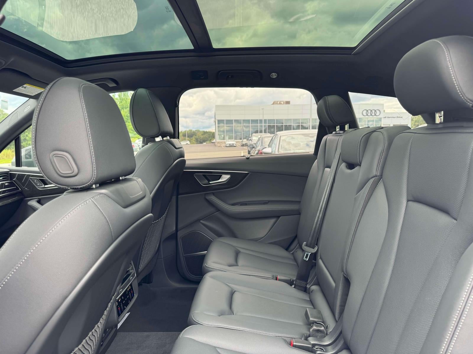 2025 Audi Q7 55 Premium Plus