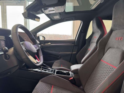 2026 Volkswagen Golf GTI SE