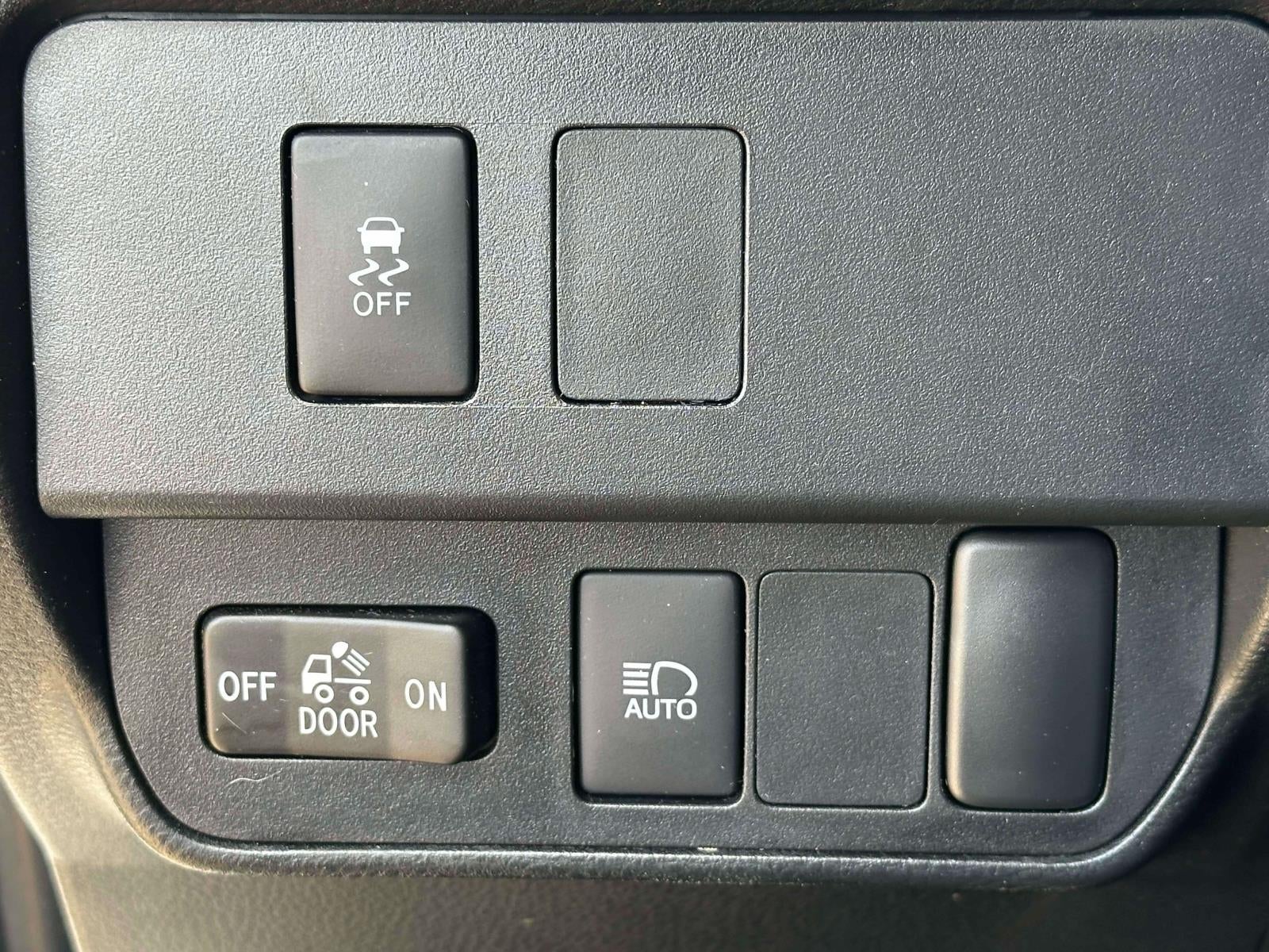 2023 Toyota Tacoma 4WD SR5 Double Cab 5' Bed V6 AT (Natl)