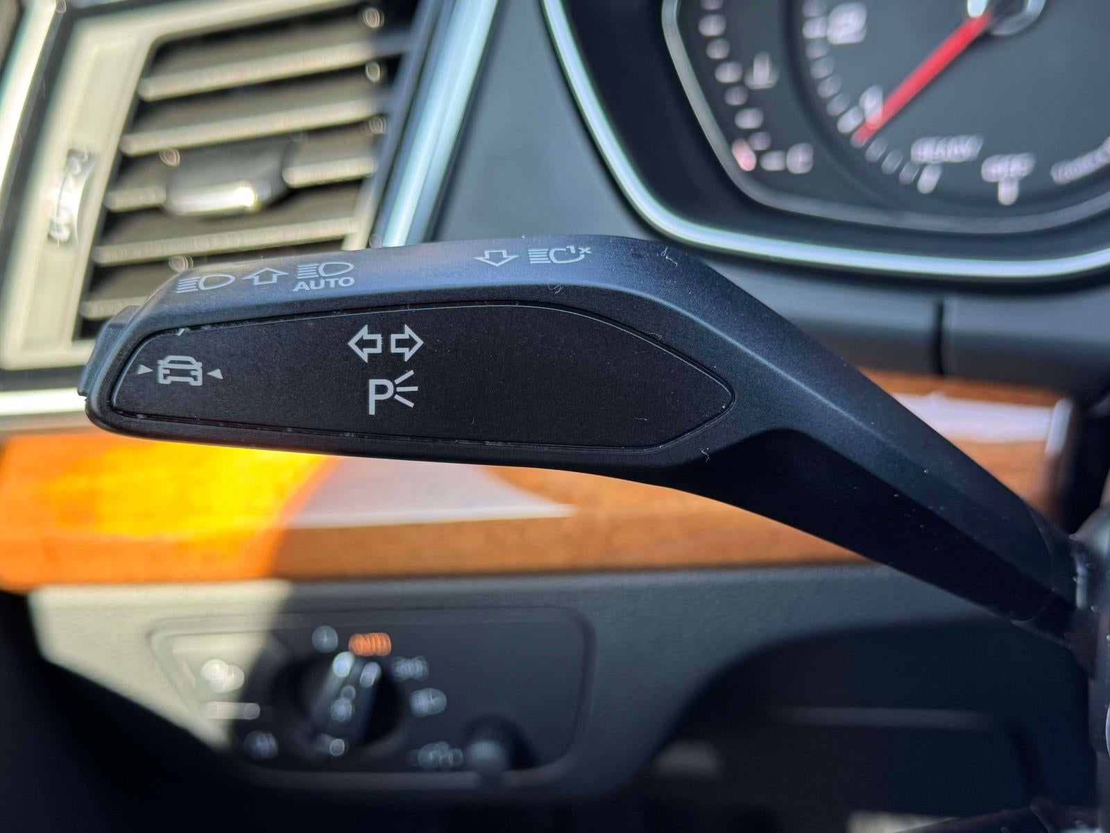 2023 Audi Q5 Premium 40 TFSI quattro