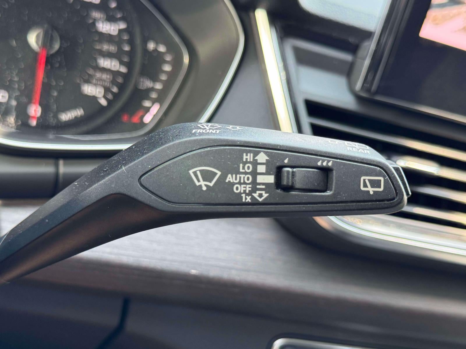 2023 Audi Q5 40 Premium