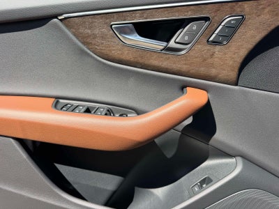 2025 Audi Q8 55 Premium