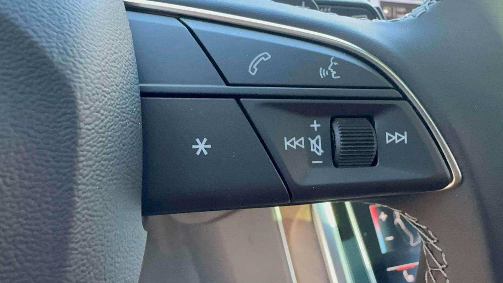 2025 Audi Q8 55 Premium