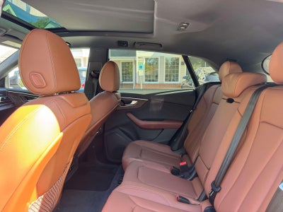 2025 Audi Q8 55 Premium