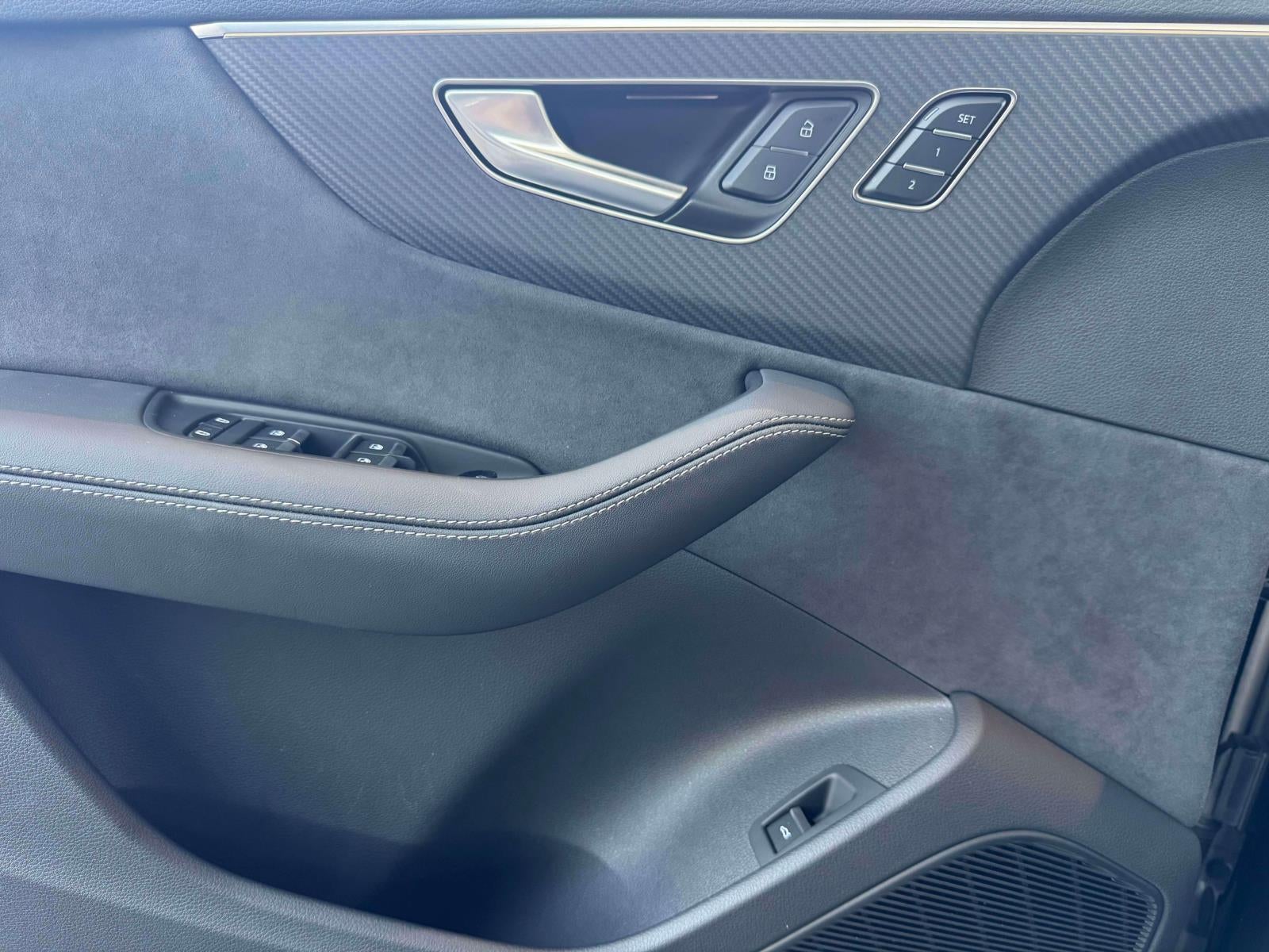 2026 Audi SQ7 Premium Plus