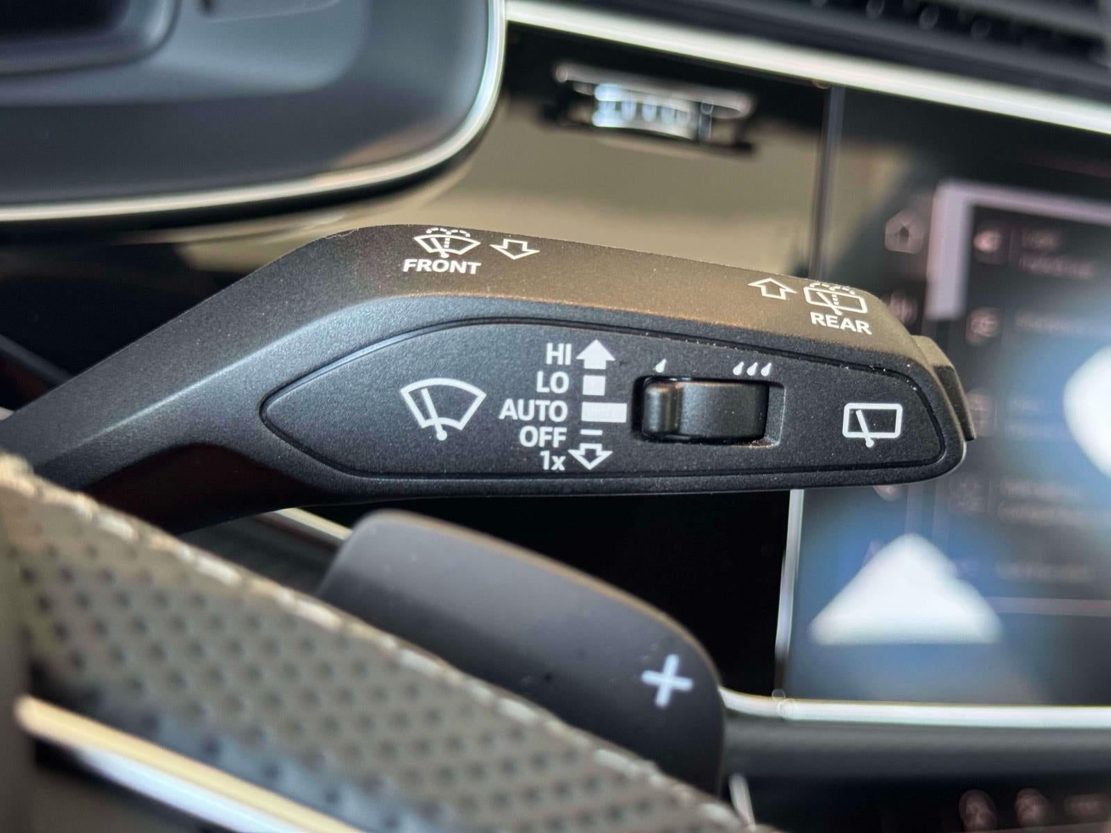 2026 Audi SQ7 Premium Plus