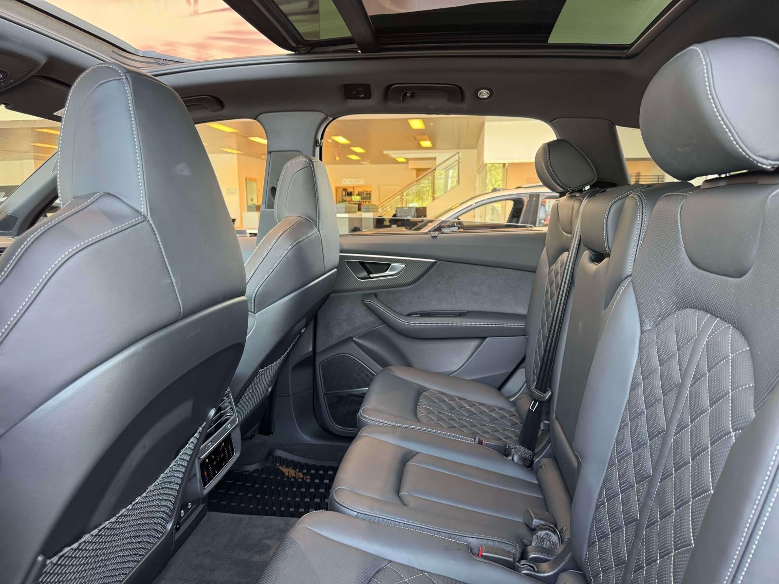 2026 Audi SQ7 Premium Plus