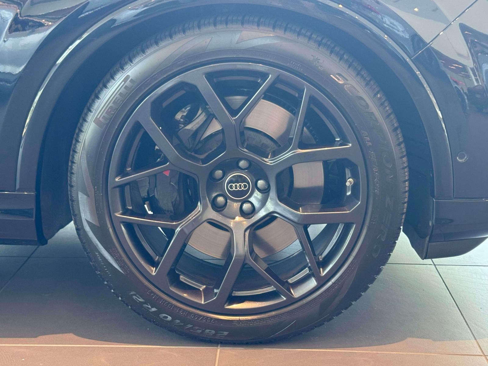 2026 Audi SQ7 Premium Plus