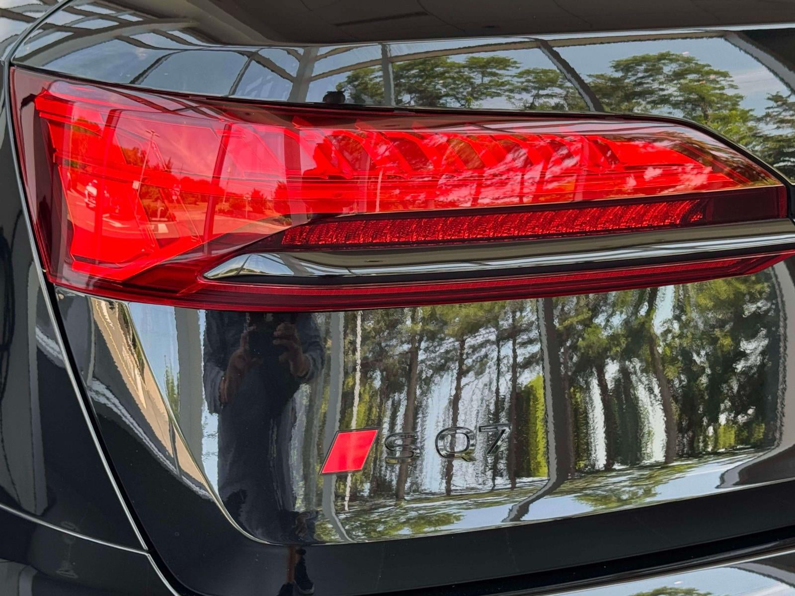 2026 Audi SQ7 Premium Plus