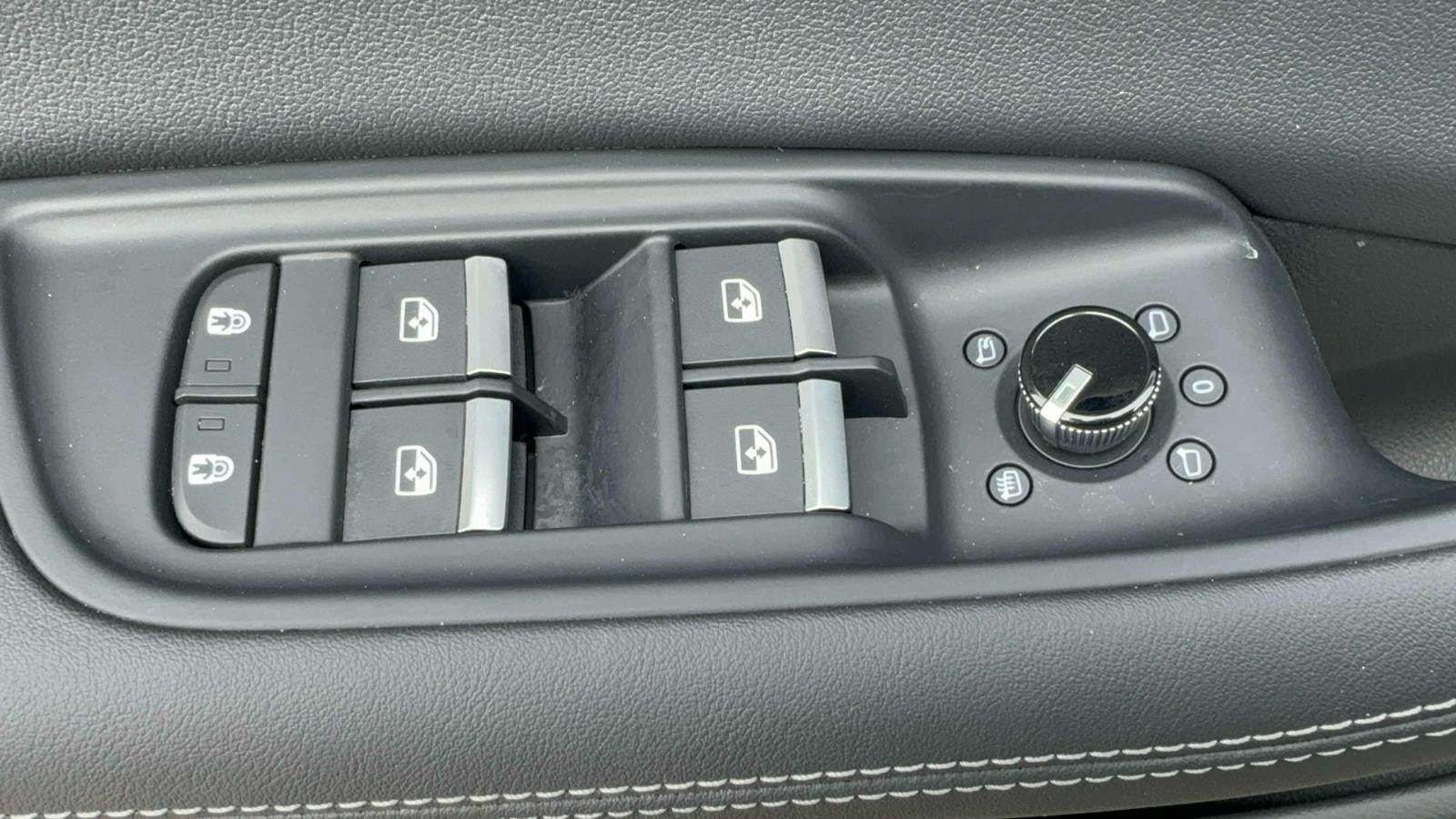 2025 Audi Q8 Premium Plus