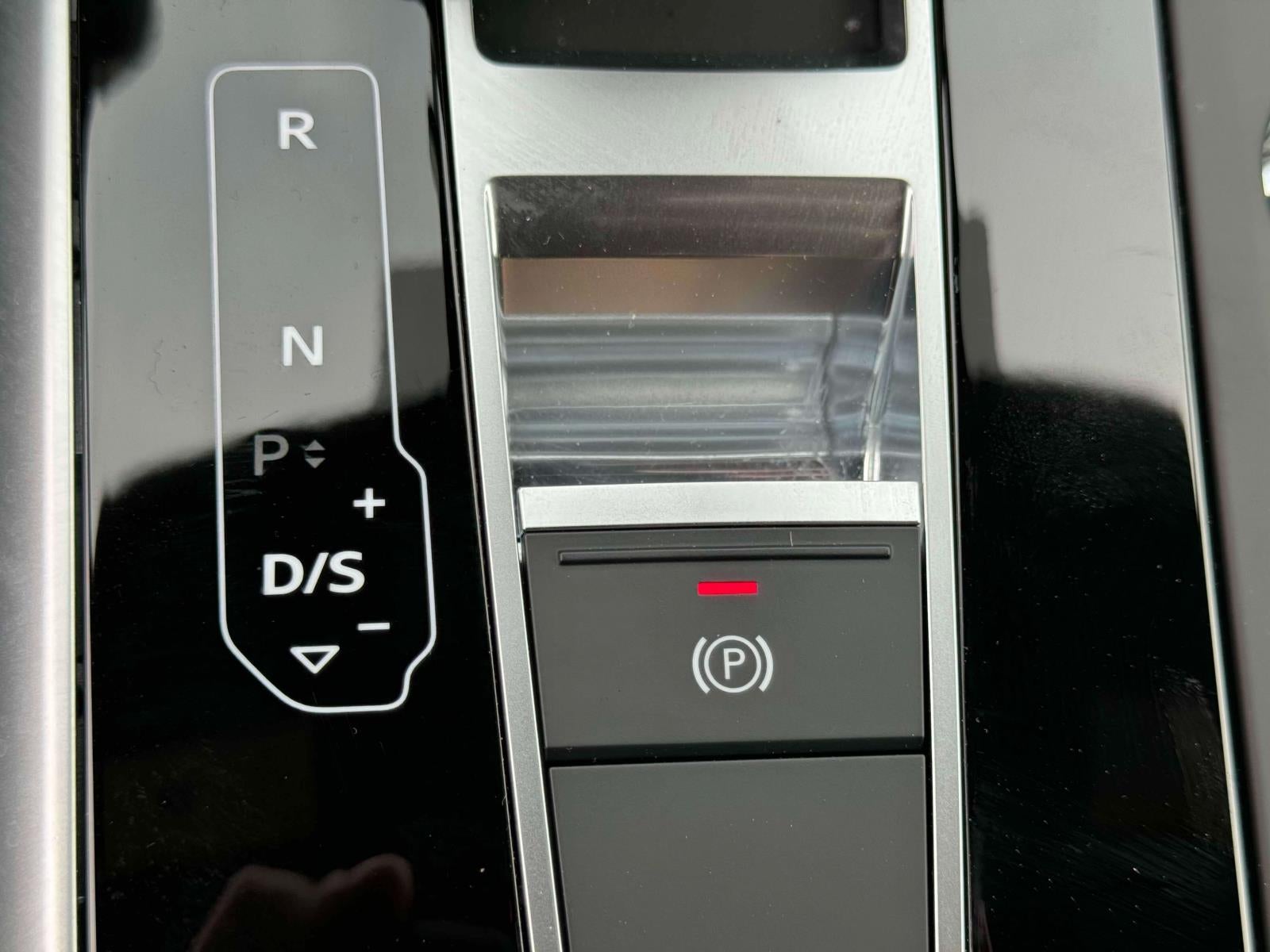 2025 Audi Q8 Premium Plus