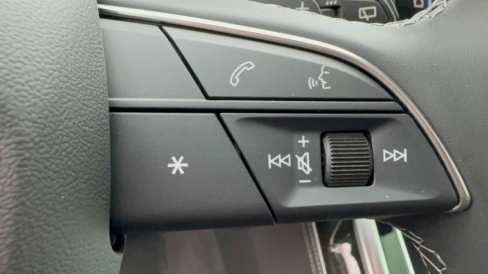 2025 Audi Q8 Premium Plus