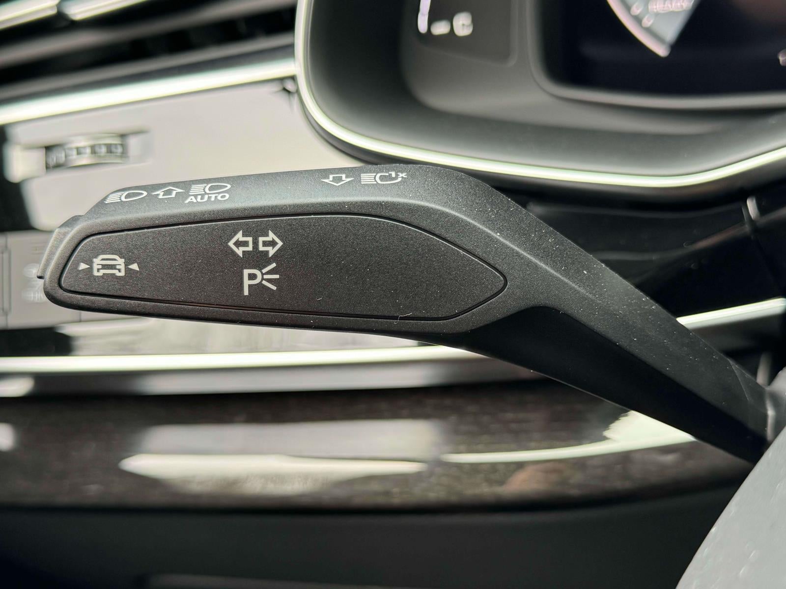 2025 Audi Q8 Premium Plus