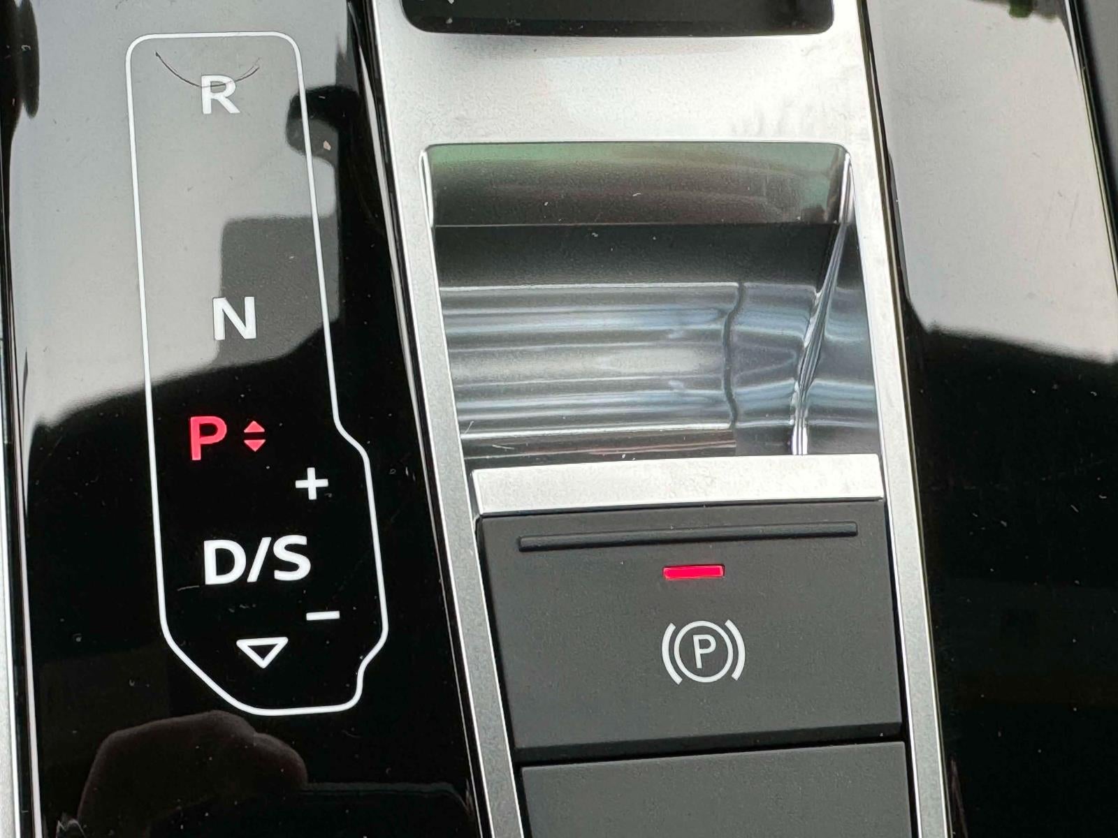 2025 Audi Q8 Premium Plus