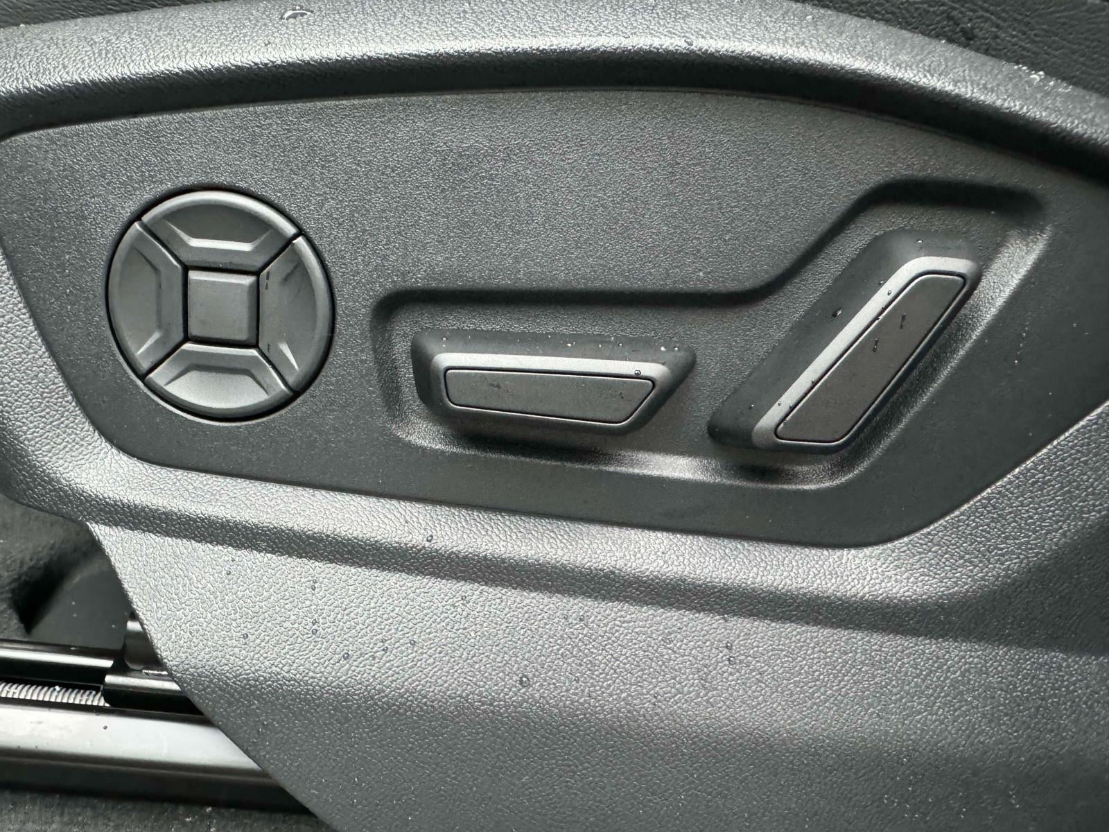 2025 Audi Q8 Premium Plus