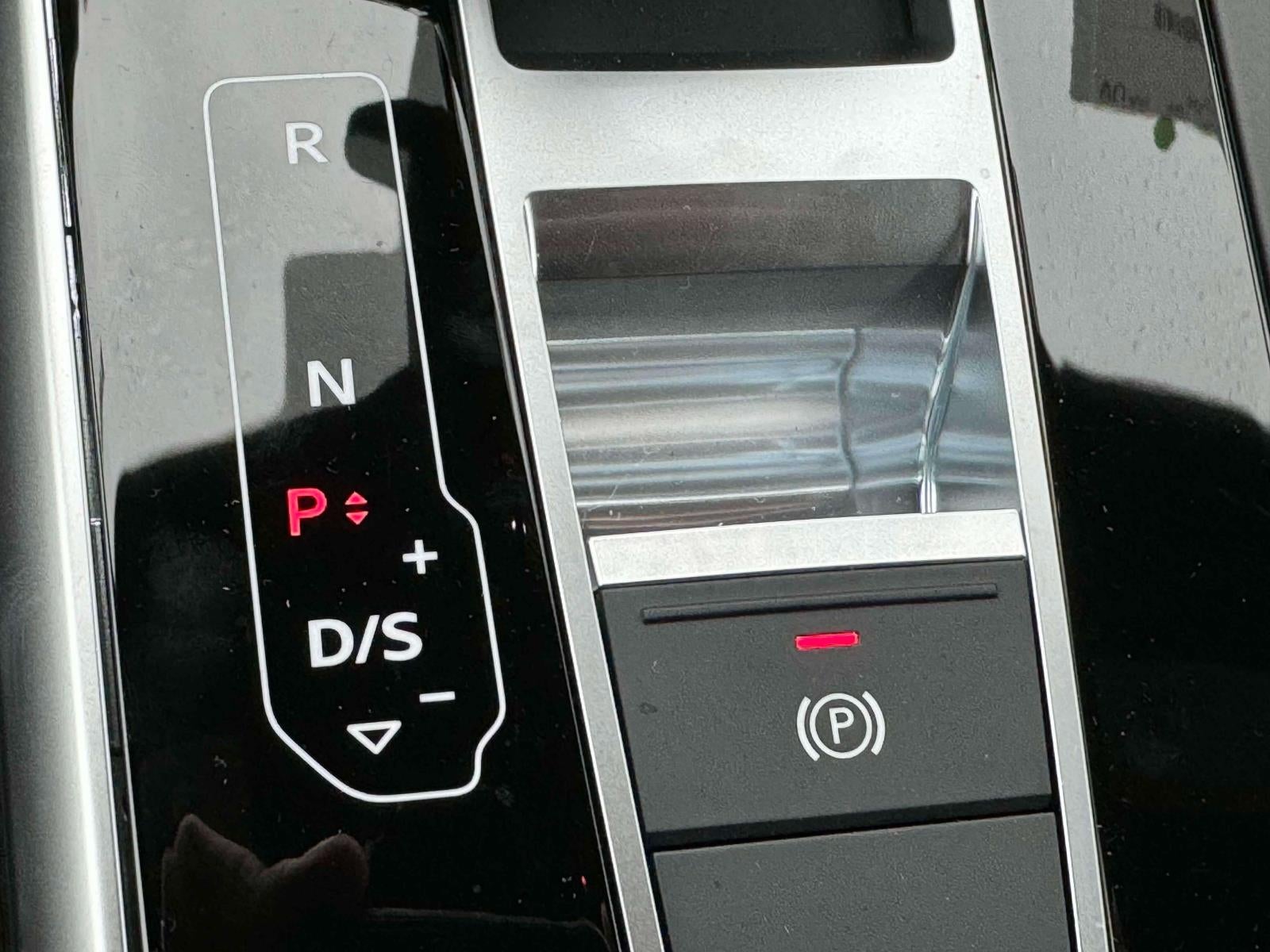 2025 Audi Q8 Premium Plus