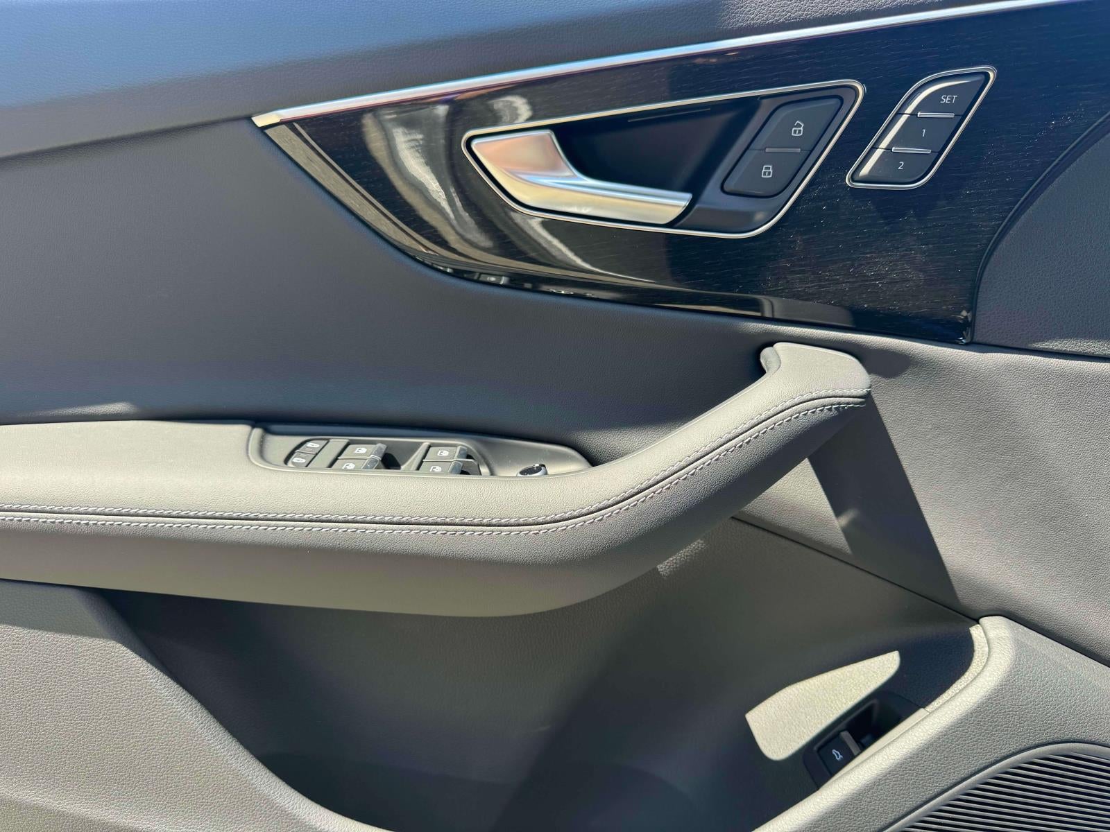 2025 Audi Q7 55 Premium Plus