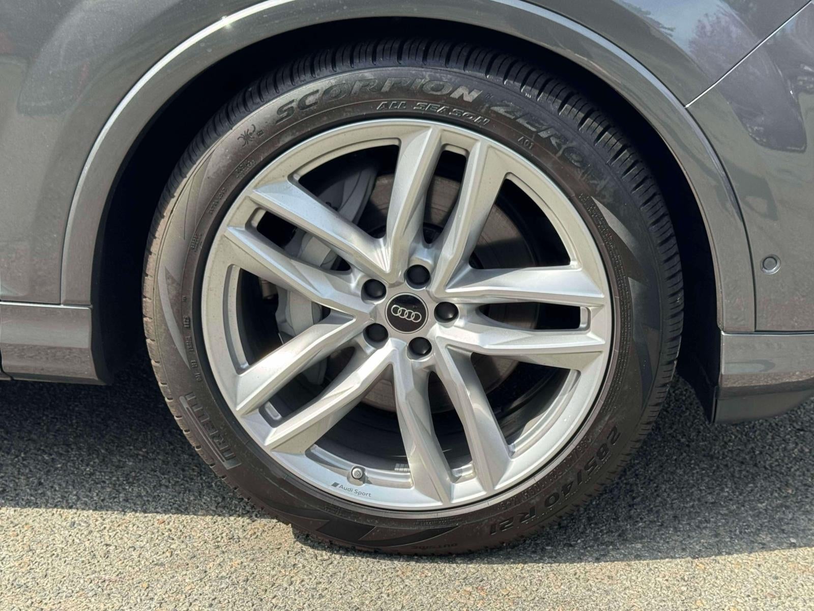 2025 Audi Q7 55 Premium Plus