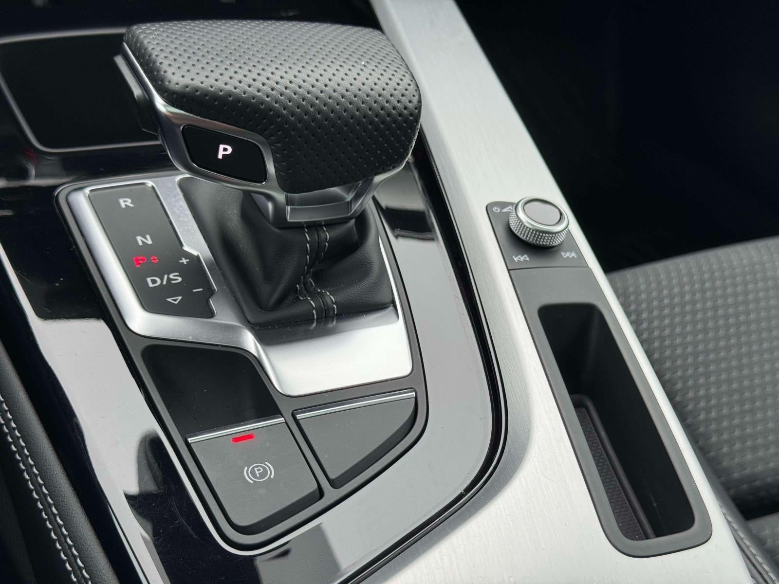 2022 Audi A4 Sedan S line Premium Plus 45 TFSI quattro