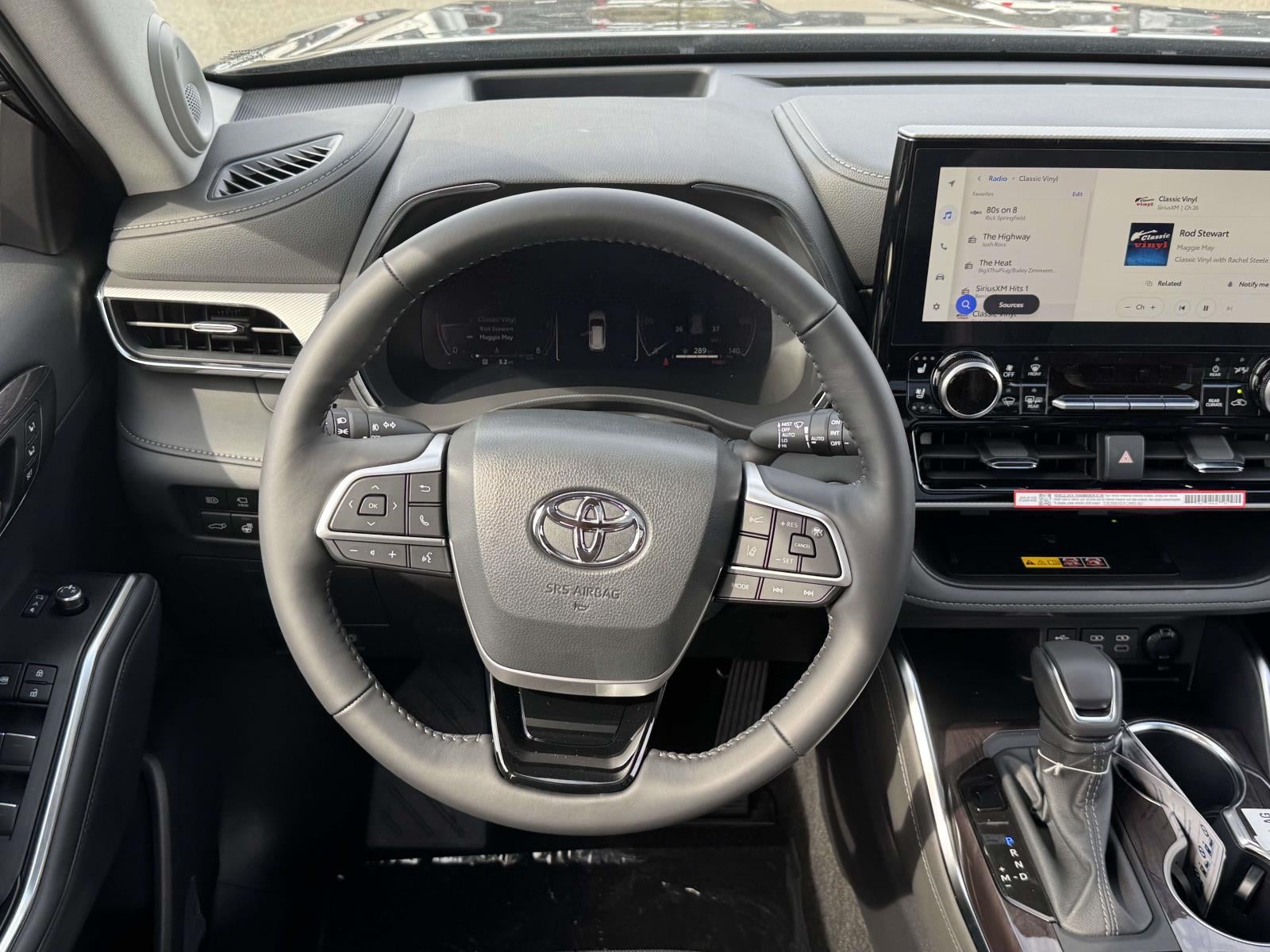 2025 Toyota Highlander Platinum