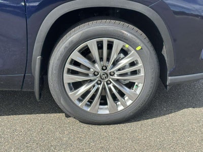 2025 Toyota Highlander Platinum