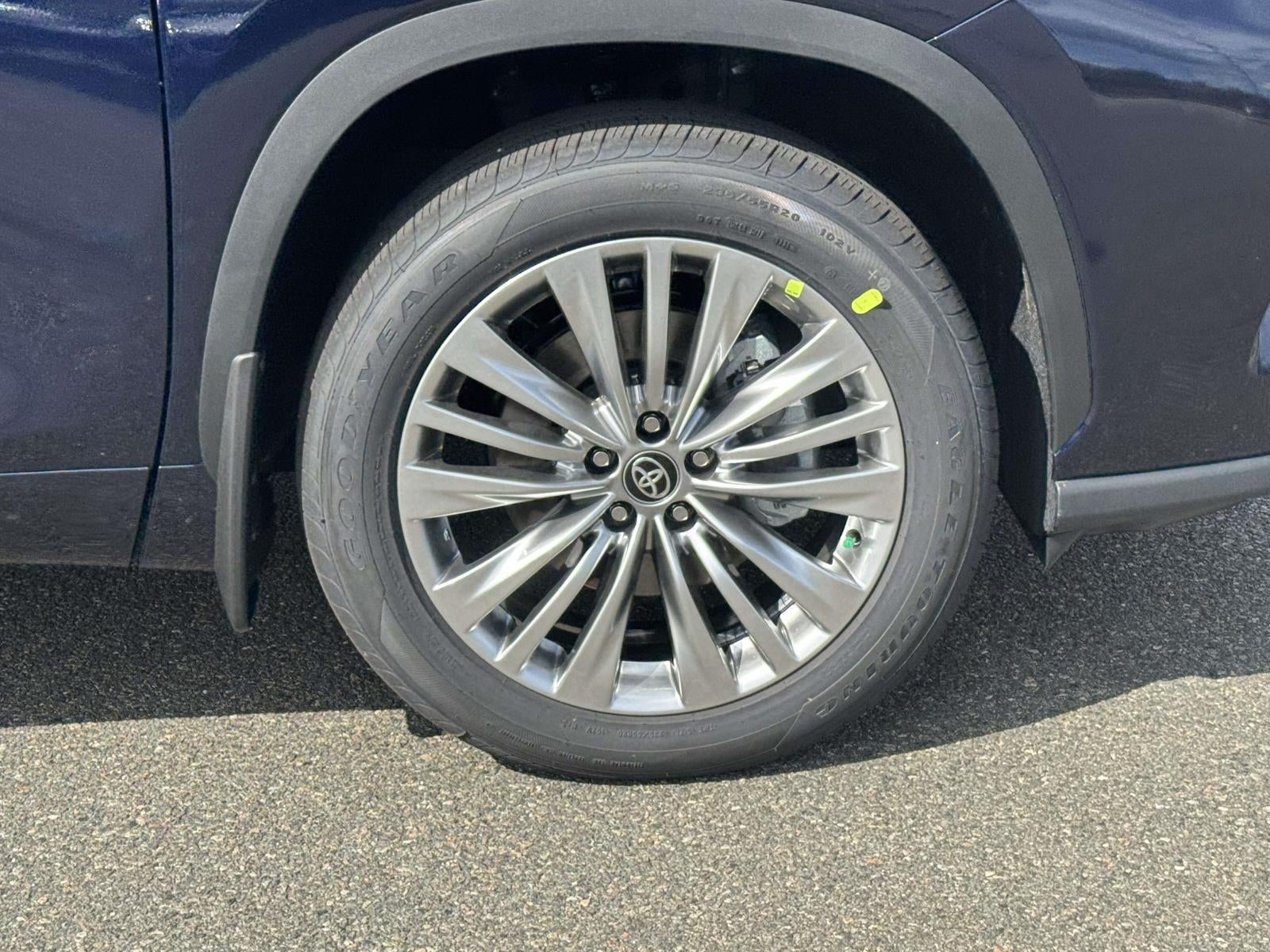 2025 Toyota Highlander Platinum