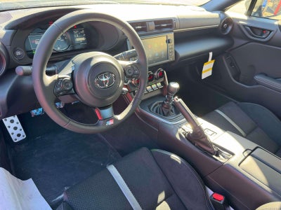 2026 Toyota GR86 Premium MT