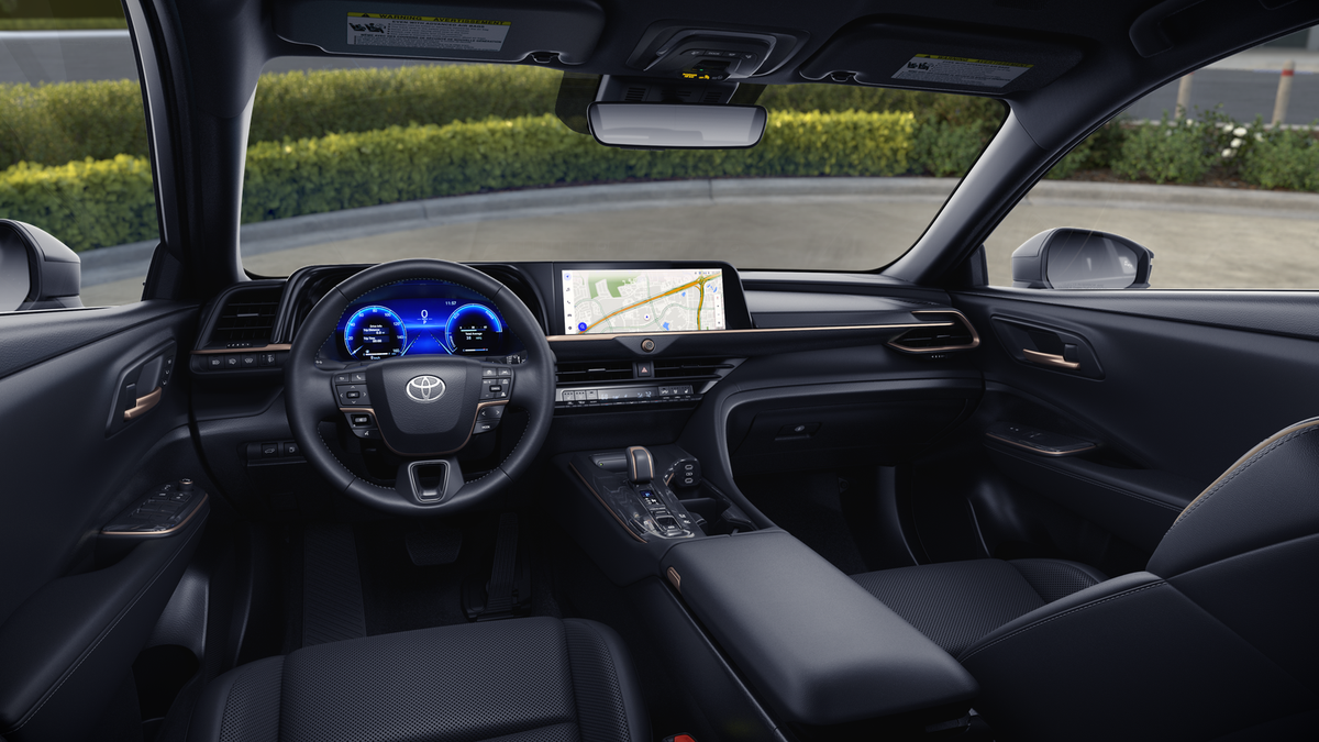 2025 Toyota Crown Signia XLE