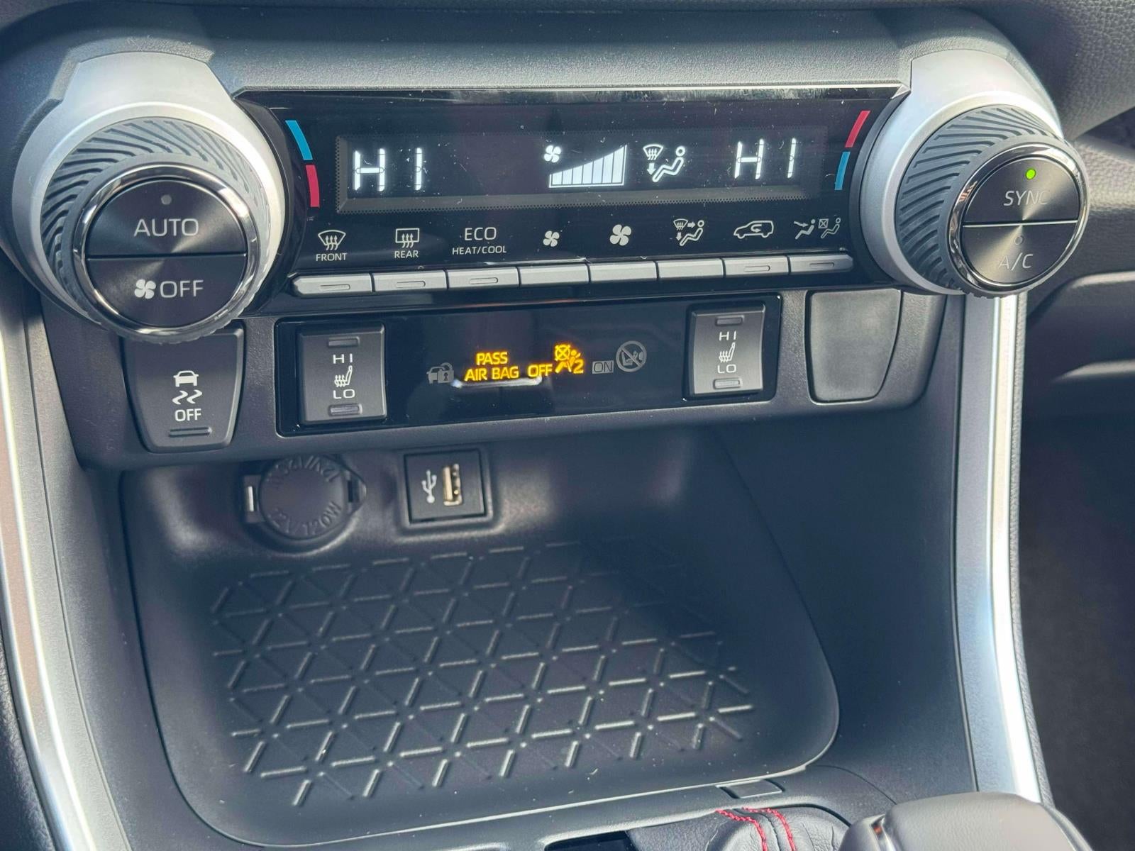 2025 Toyota RAV4 Plug-In Hybrid SE