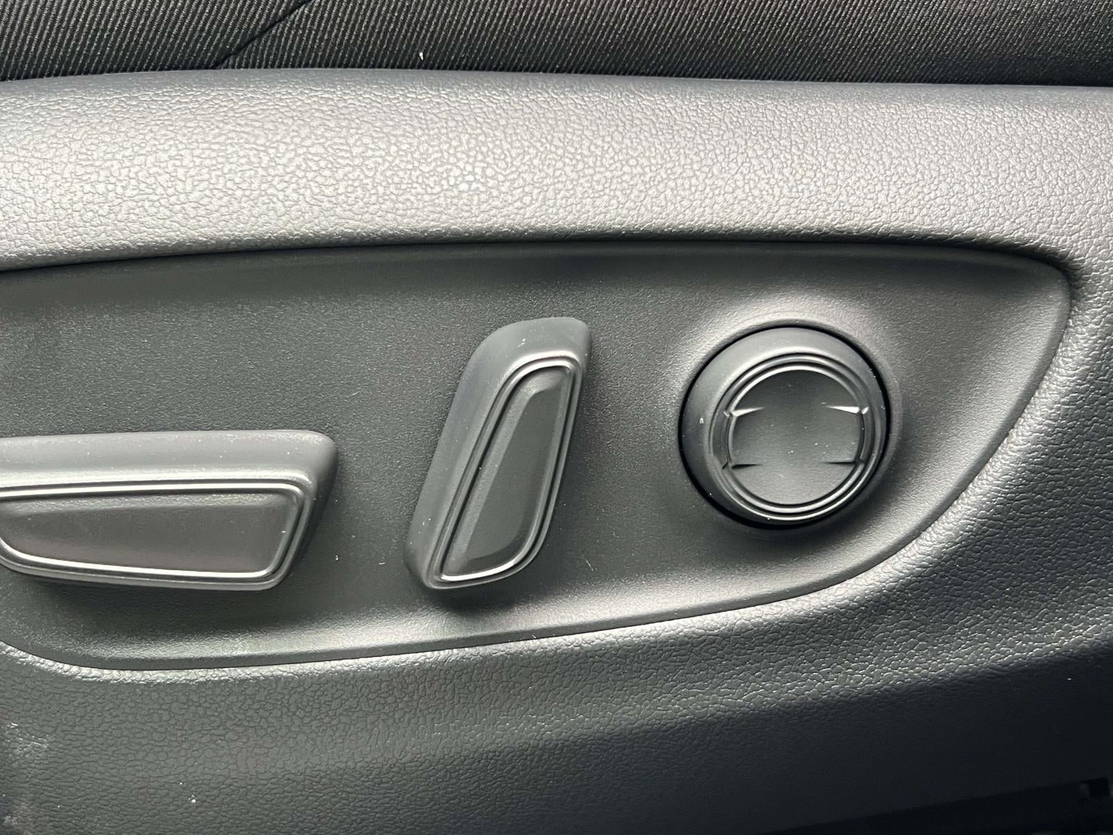 2025 Toyota RAV4 Plug-In Hybrid SE