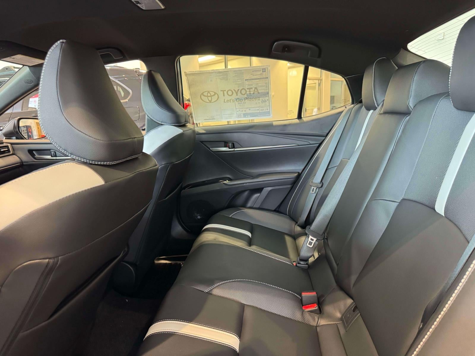 2026 Toyota Camry SE AWD