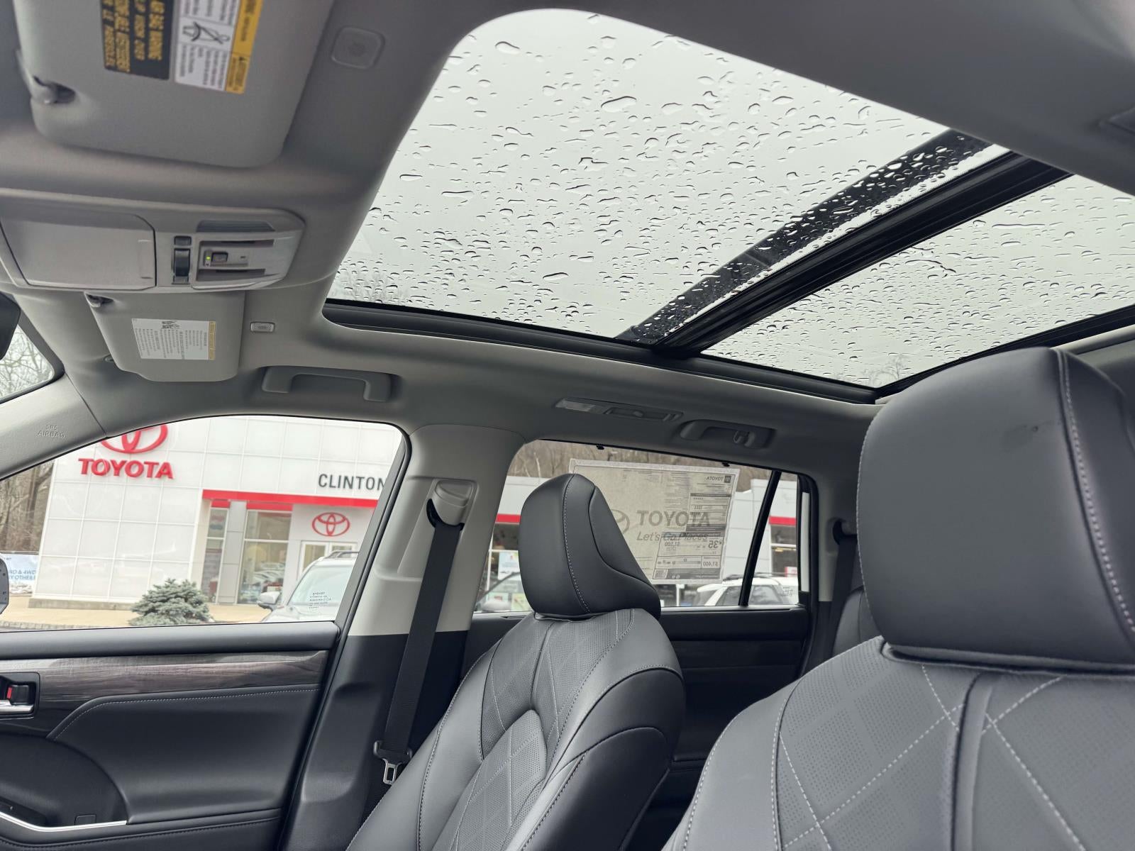 2026 Toyota Highlander Hybrid Platinum