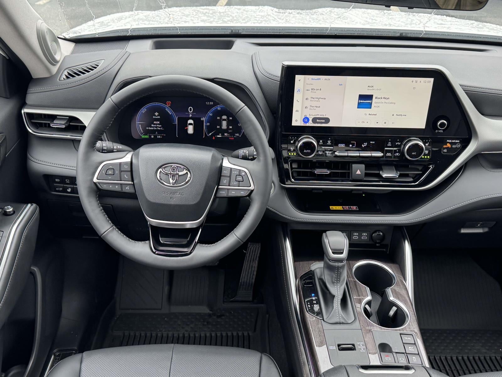 2026 Toyota Highlander Hybrid Platinum