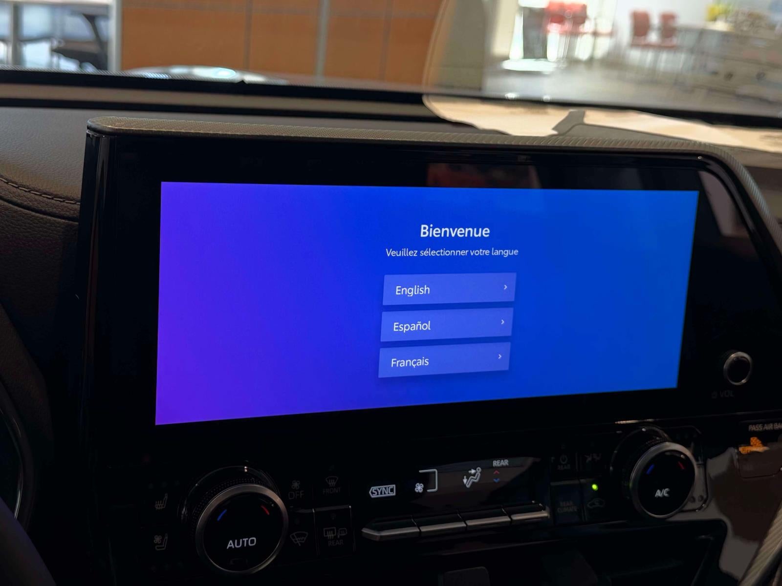 2026 Toyota Highlander Hybrid Platinum