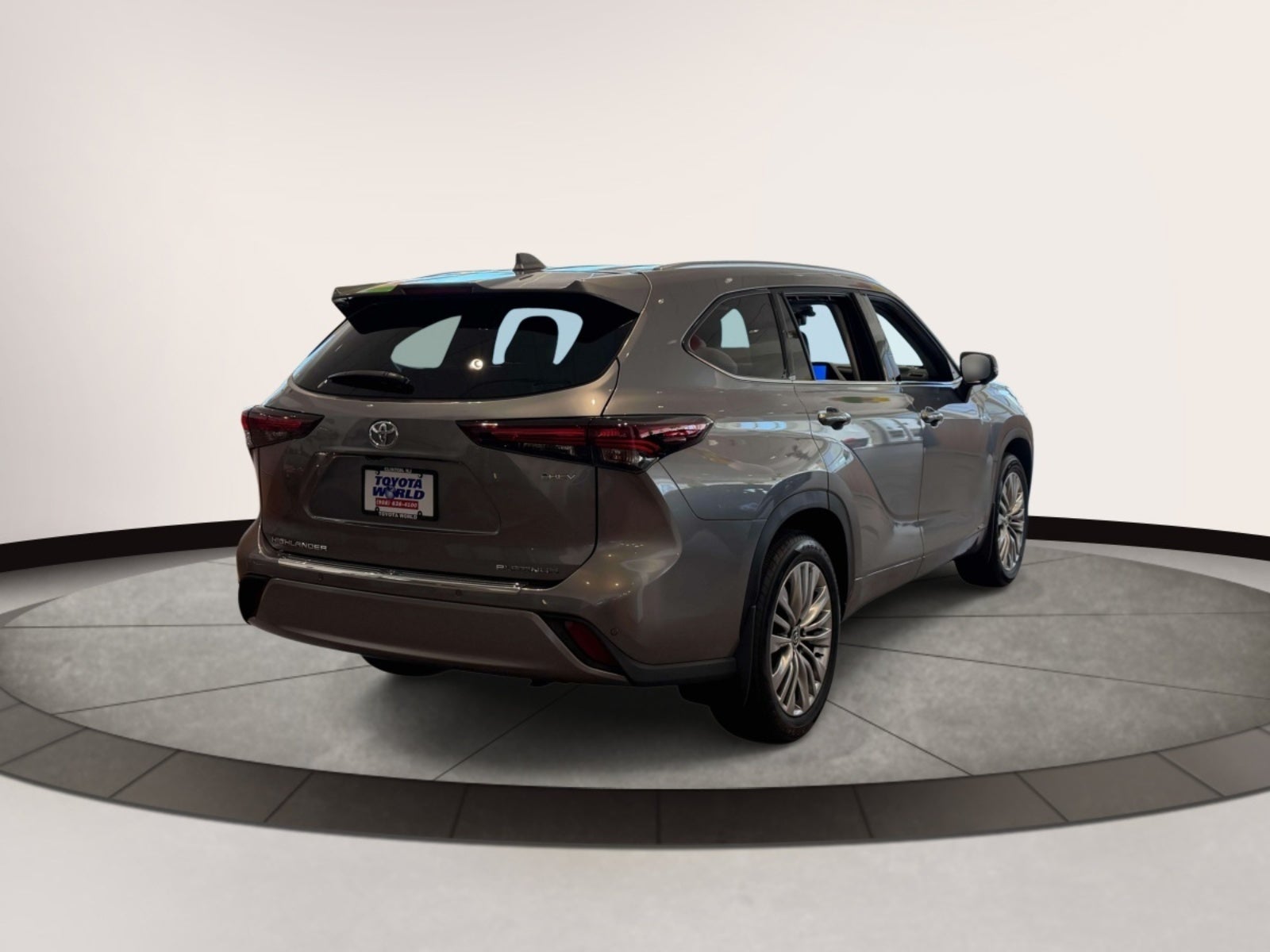 2026 Toyota Highlander Hybrid Platinum