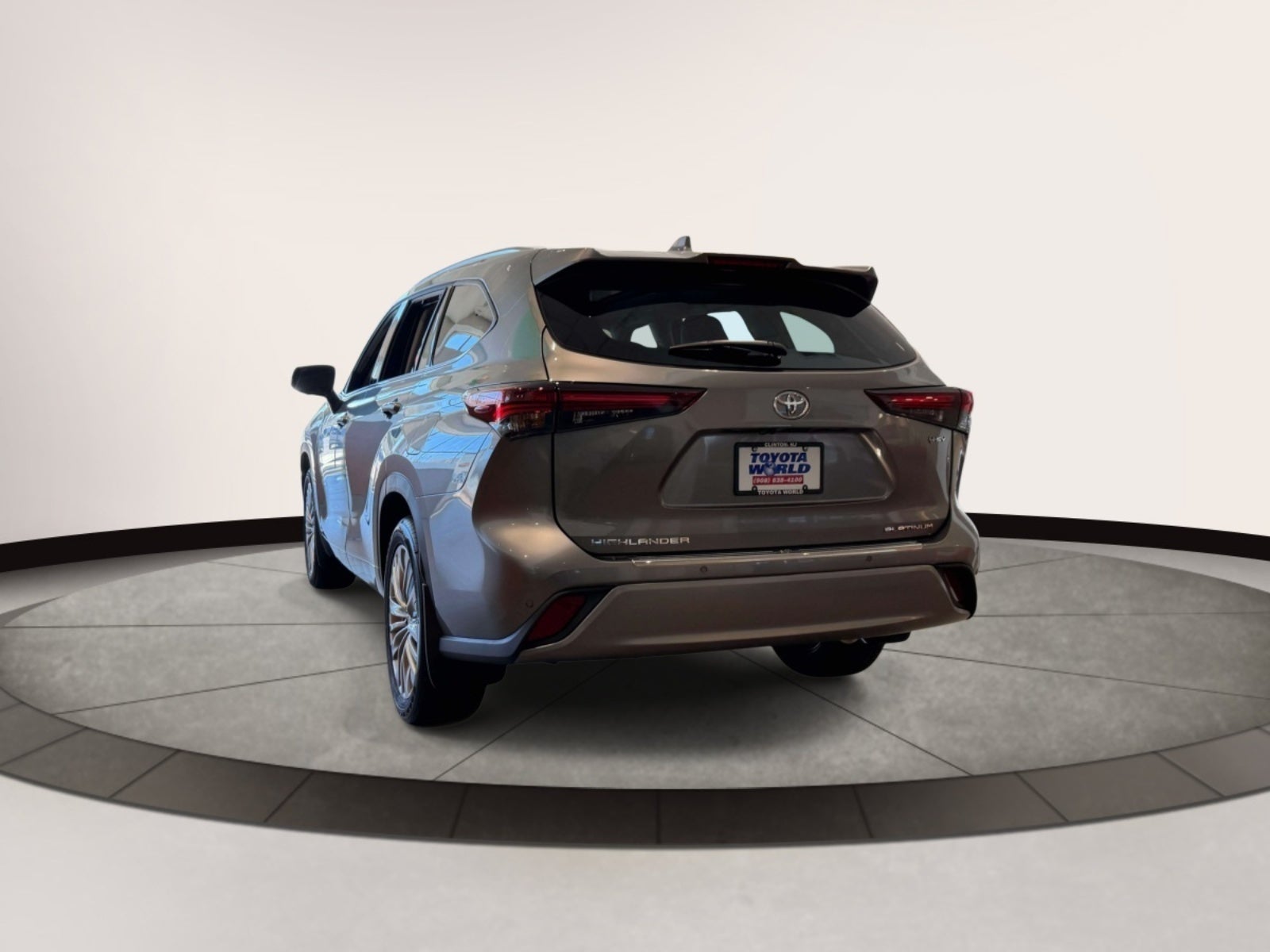 2026 Toyota Highlander Hybrid Platinum